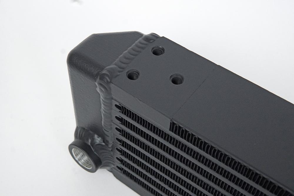 CSF Universal Single-Pass Oil Cooler / RSR Porsche / M22 x 1.5 / 22L x 4.75H x 2.16W