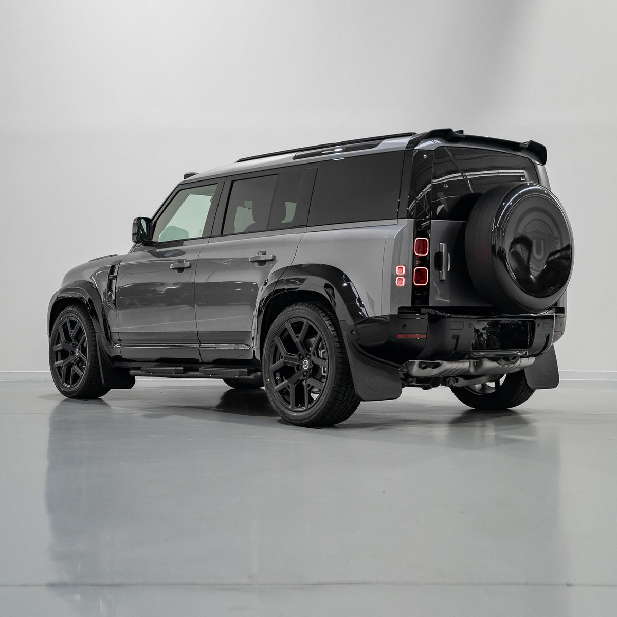 Urban Widetrack Arch Kit (Gloss Black) - Land Rover Defender