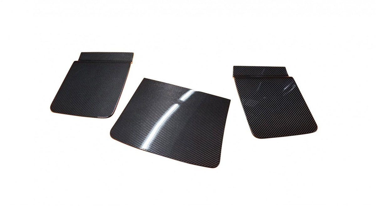 Ferrari F8 Tributo/Spider | Cover For Rear Diffusor Air-Opening - Visible Ferrari Carbon